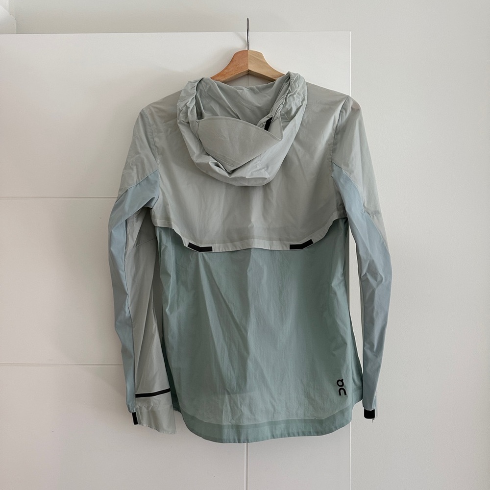 BNWOT On Running Core Jacket - Picture 5 of 8